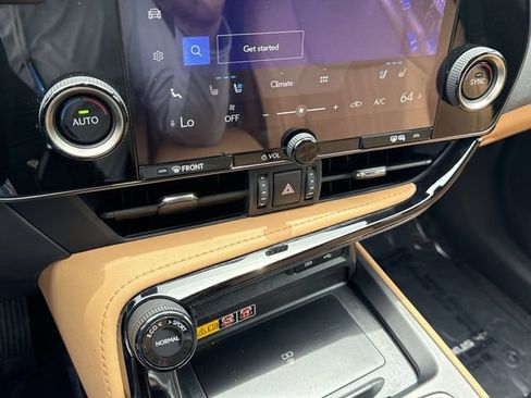 Certified 2025 Lexus NX 250 FWD w/ Towing Package (2000 Lbs) image 19