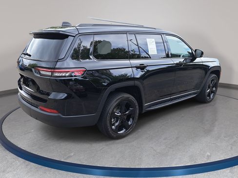 Used 2023 Jeep Grand Cherokee L Laredo AWD/4WD image 5