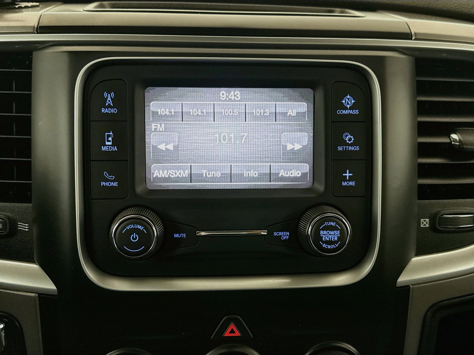 Used 2022 RAM 1500 Classic SLT AWD/4WD image 26