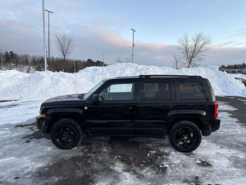Used 2014 Jeep Patriot Sport image 9