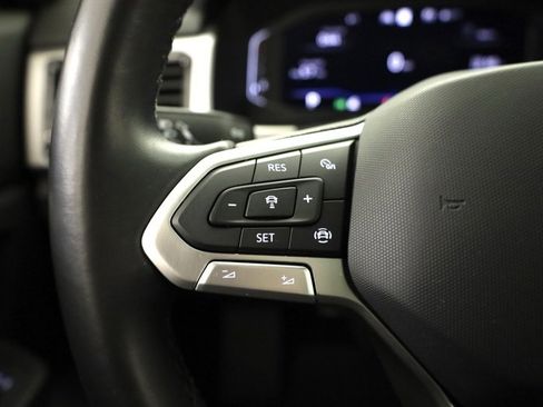 Used 2020 Volkswagen Atlas Cross Sport SEL Premium image 25