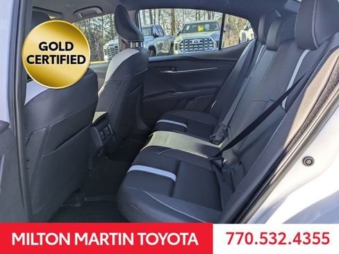 Used 2025 Toyota Camry SE image 14