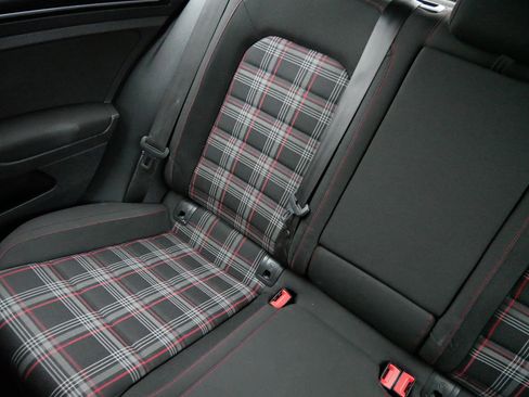 Used 2017 Volkswagen GTI S image 12