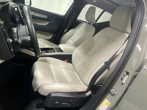 Certified 2025 Volvo XC40 B5 Ultra image 11