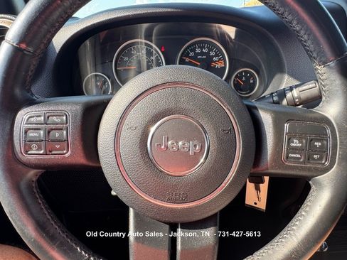 Used 2016 Jeep Wrangler Unlimited Sahara AWD/4WD image 33