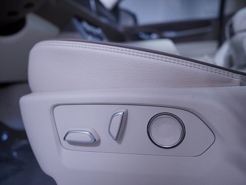 Used 2024 GMC Yukon Denali w/ Advanced Technology Package image 18