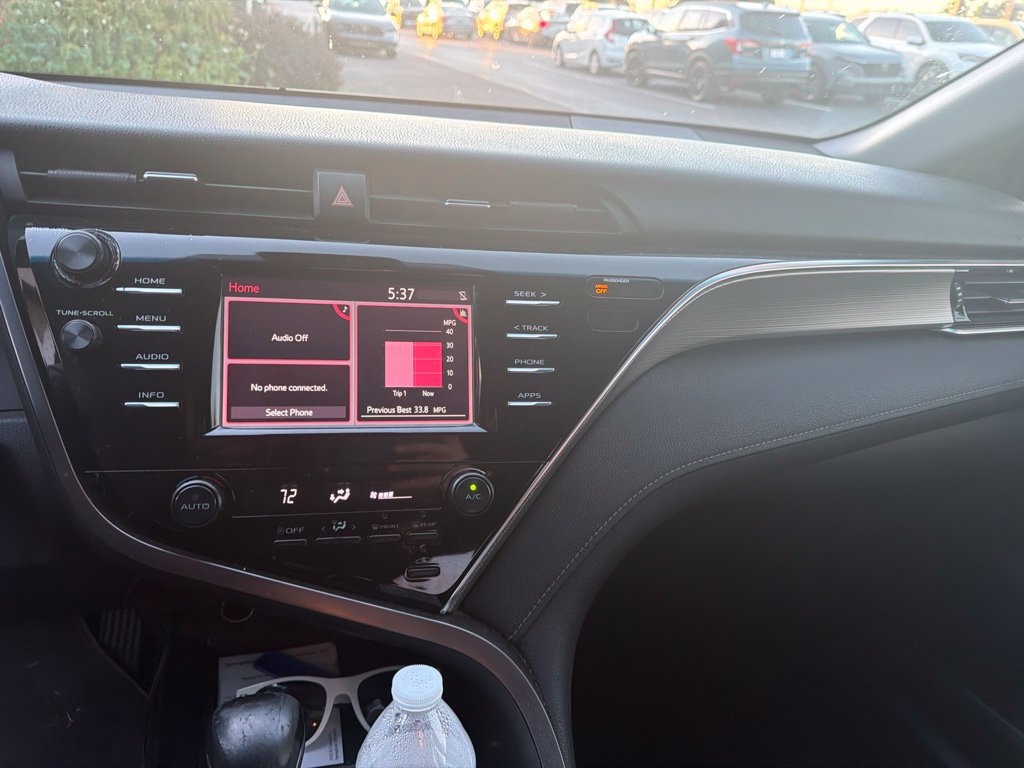 Used 2018 Toyota Camry SE FWD image 16