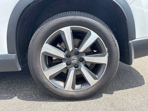 Used 2025 Honda Pilot Touring image 6