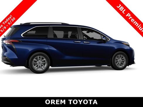 New 2026 Toyota Sienna XLE image 11