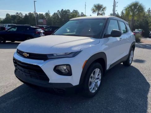 Used 2023 Chevrolet TrailBlazer LS image 4