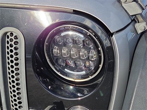 Used 2016 Jeep Wrangler Sport image 9