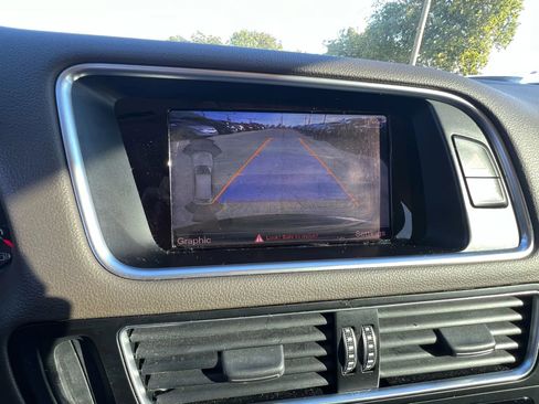 Used 2015 Audi Q5 2.0T Premium Plus w/ Technology Package image 19