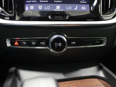 Used 2024 Volvo S60 B5 Plus FWD image 17