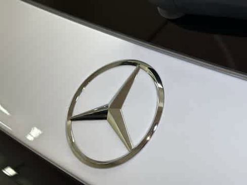 Used 2026 Mercedes-Benz GLC 300 4MATIC image 9