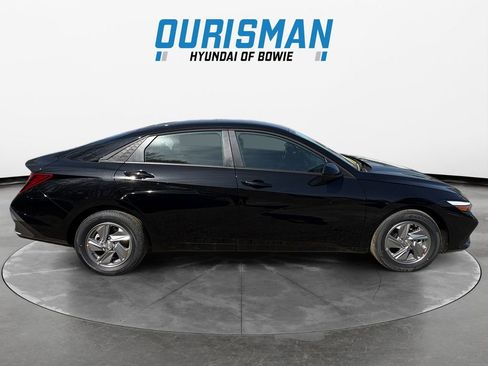 New 2026 Hyundai Elantra SE FWD image 7