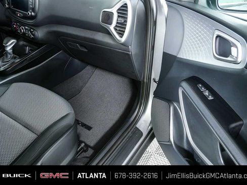 Used 2025 Kia Soul LX FWD image 21