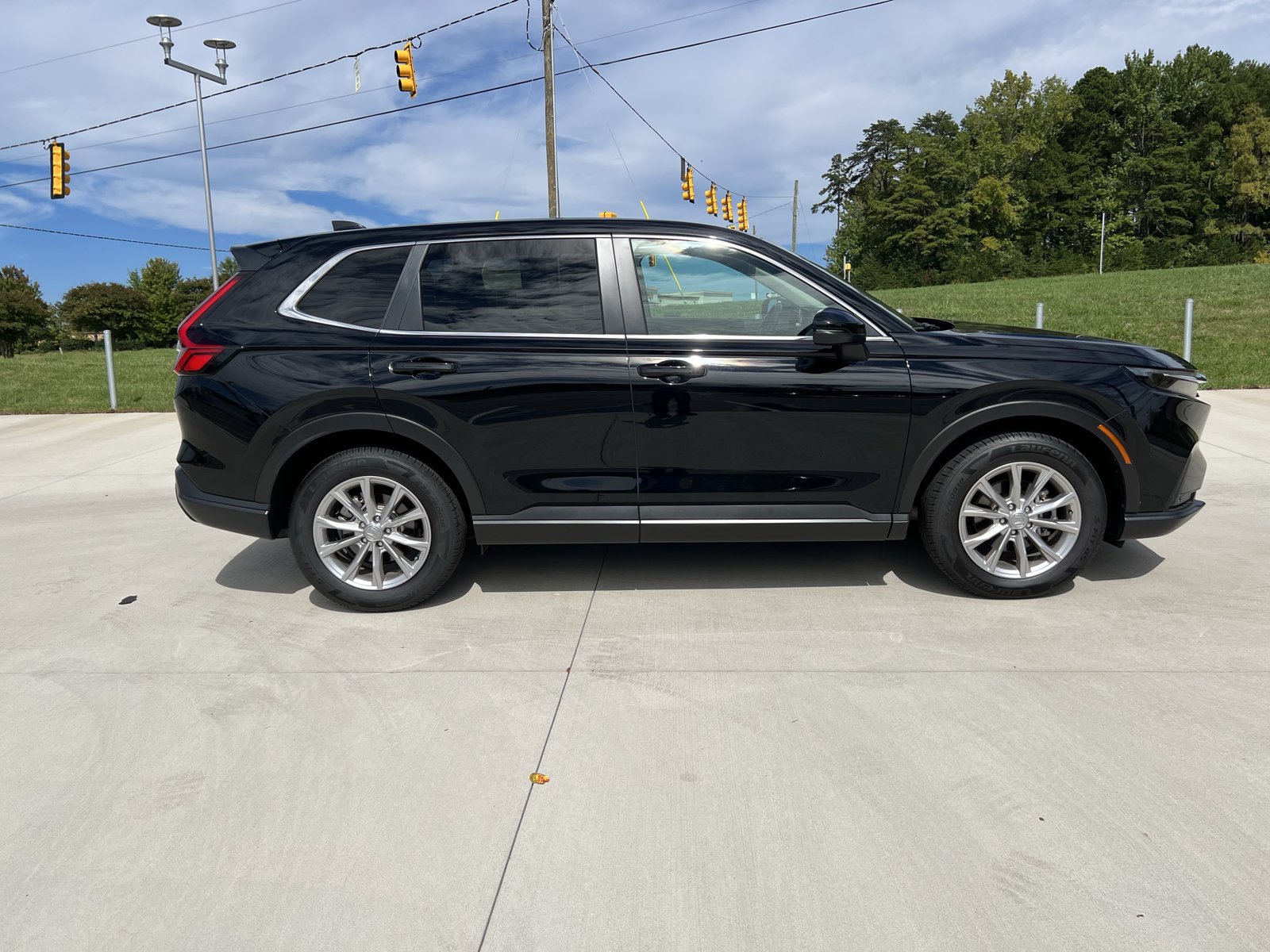 Used 2024 Honda CR-V EX-L image 9