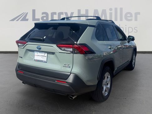 Used 2019 Toyota RAV4 XLE w/ Convenience Package AWD/4WD image 5