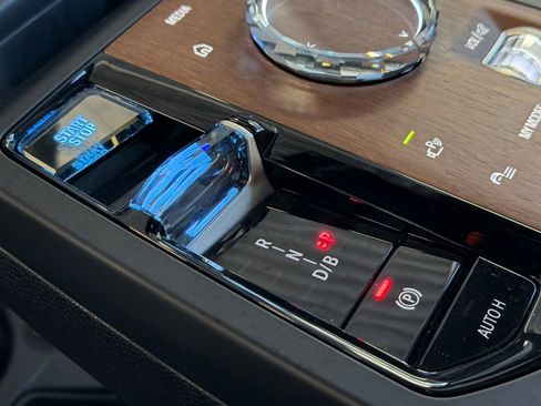 Used 2023 BMW iX xDrive50 w/ Ultimate Package 2 image 21