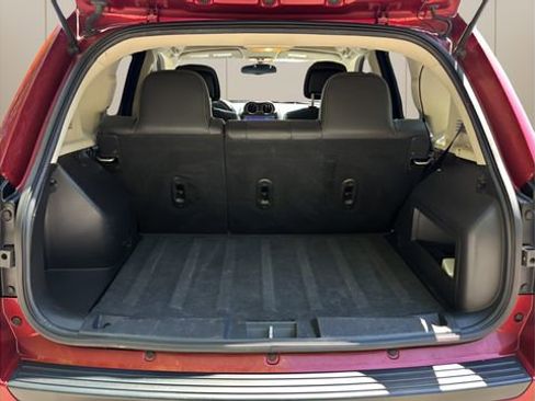 Used 2016 Jeep Compass Latitude AWD/4WD image 5