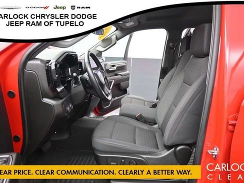 Used 2024 Chevrolet Silverado 1500 LT w/ Z71 Off-Road Package AWD/4WD image 10