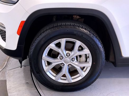 Used 2023 Jeep Grand Cherokee Limited RWD image 12