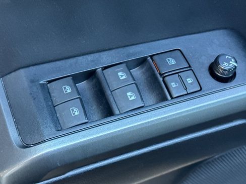 Certified 2023 Toyota Tacoma TRD Off-Road image 15