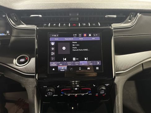 Used 2025 Jeep Grand Cherokee Altitude image 13