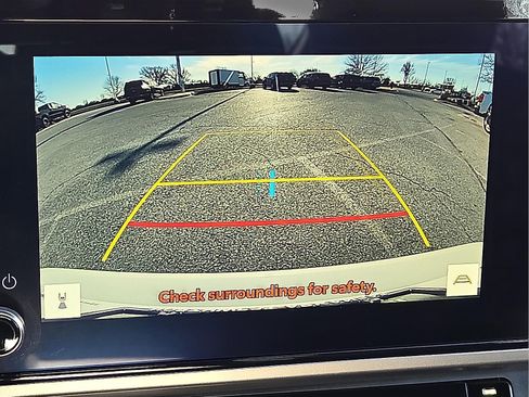 Used 2025 Toyota Camry SE image 16