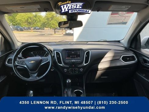 Used 2020 Chevrolet Equinox LT FWD image 2
