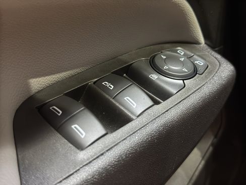 Used 2024 Chevrolet Equinox LS w/ LPO, Floor Liner Package FWD image 32