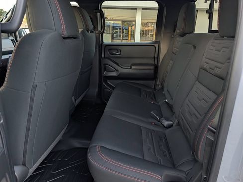 Used 2025 Nissan Frontier PRO-4X AWD/4WD image 29