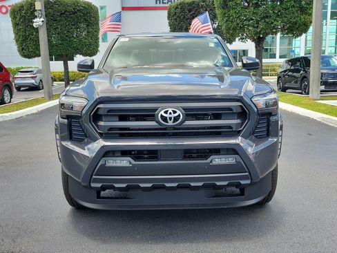 Used 2025 Toyota Tacoma SR5 w/ SR5 Upgrade Package AWD/4WD image 4