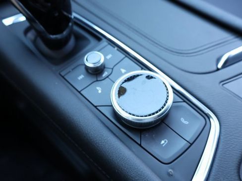 Used 2024 Cadillac XT6 Premium Luxury image 28