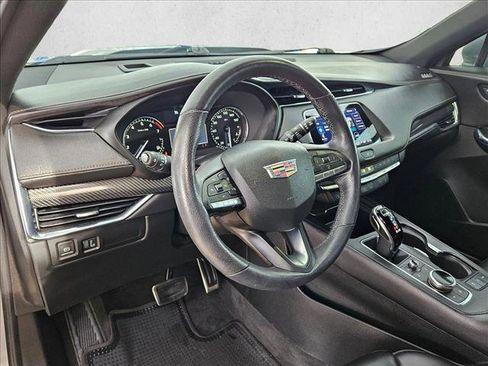 Used 2023 Cadillac XT4 Sport image 10