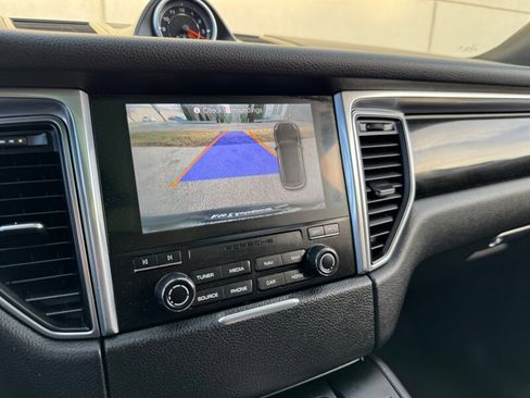 Used 2018 Porsche Macan image 33