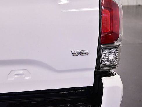 Used 2023 Toyota Tacoma TRD Sport AWD/4WD image 12