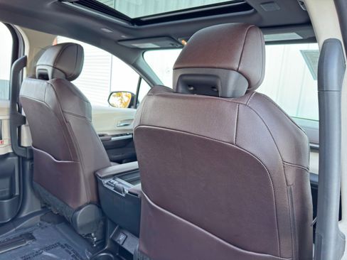 Used 2024 Toyota Sienna Platinum image 40