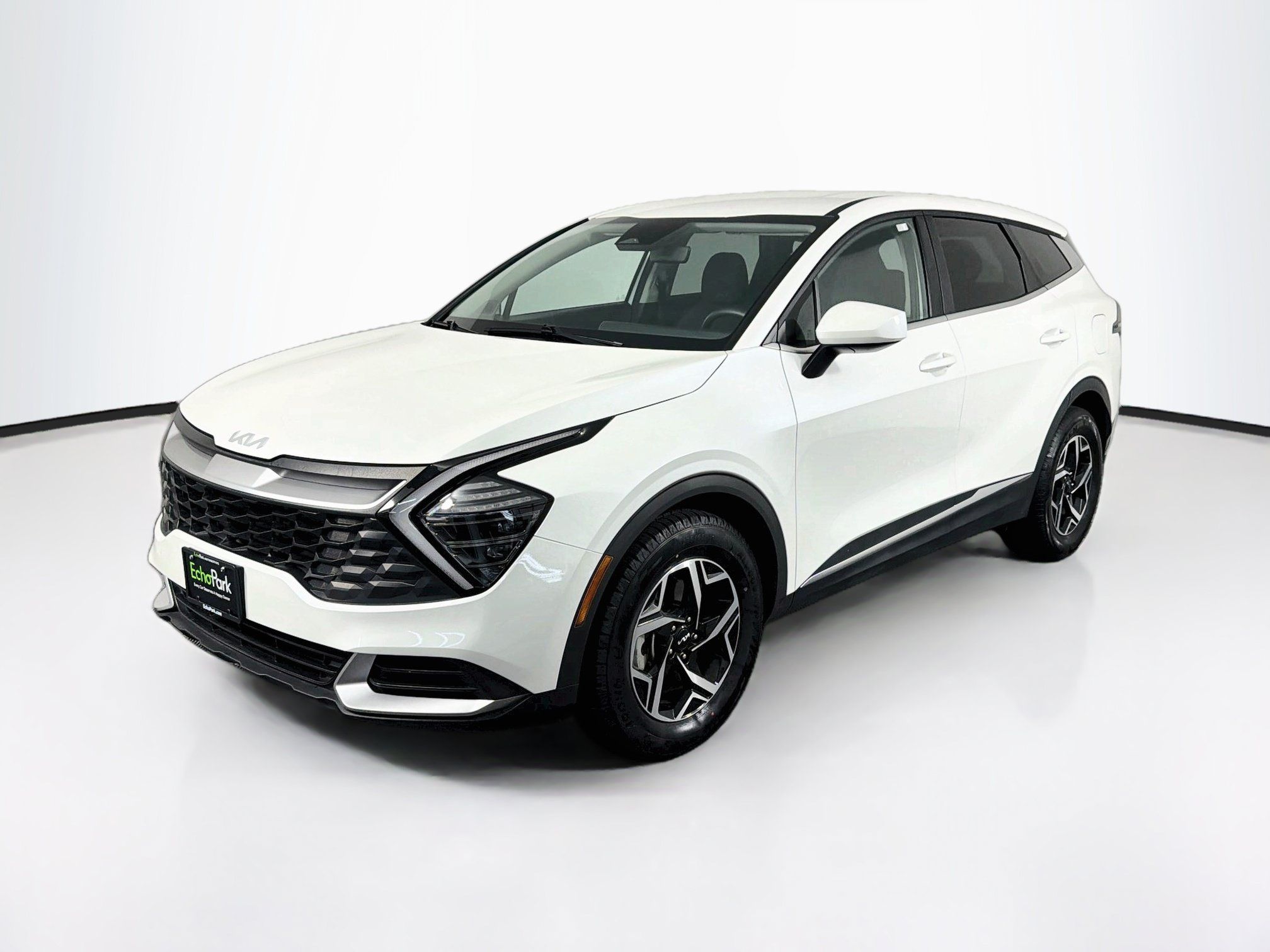Used 2025 Kia Sportage LX FWD image 3
