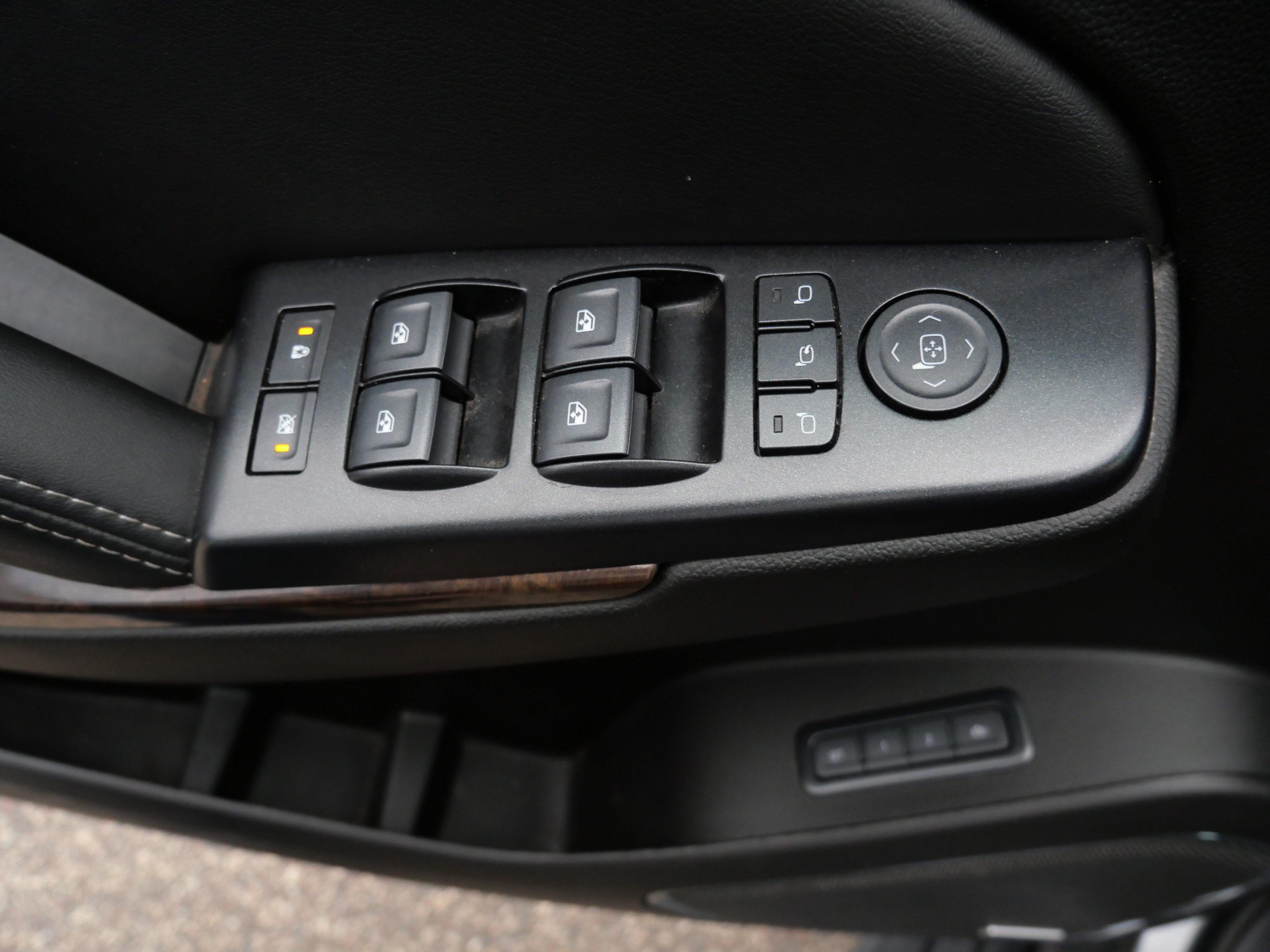 Used 2019 Chevrolet Suburban LT AWD/4WD image 20