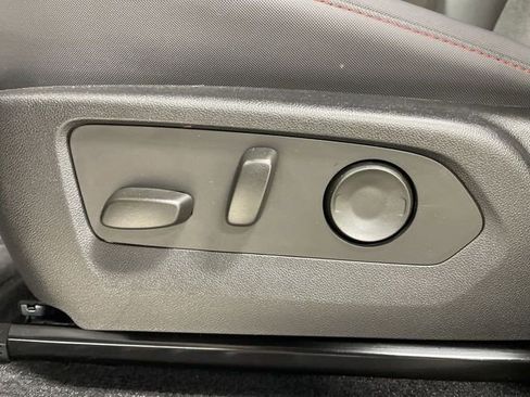 Used 2023 Chevrolet Colorado Z71 w/ Z71 Convenience Package 2 image 12