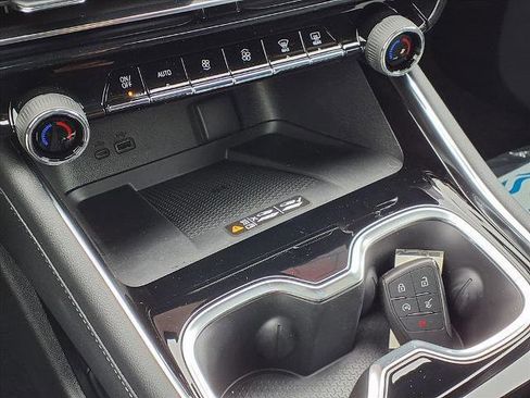 New 2026 Chevrolet Traverse LT w/ Driver Confidence Package image 11