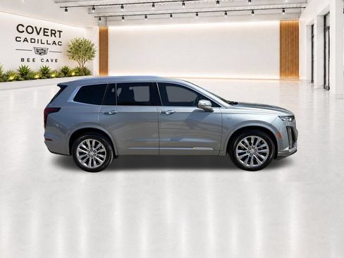 Used 2023 Cadillac XT6 Premium Luxury w/ Technology Package FWD image 16