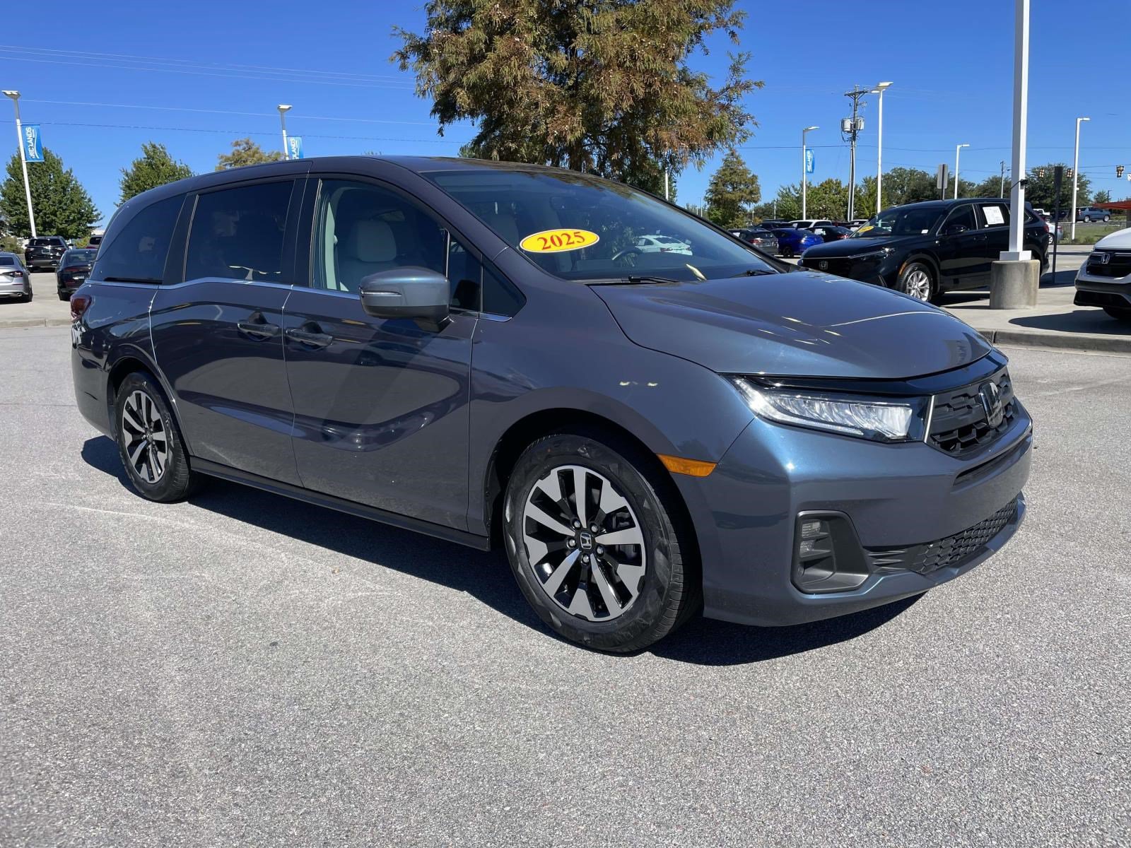 Used 2025 Honda Odyssey EX-L image 1