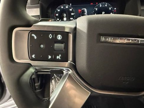 Certified 2025 Land Rover Discovery Dynamic SE image 16