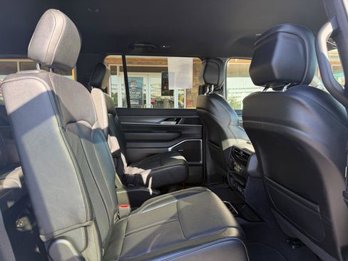 Used 2024 Jeep Wagoneer Series II AWD/4WD image 22