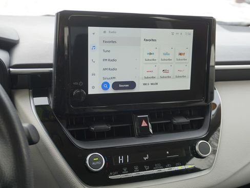 Used 2024 Toyota Corolla LE image 18