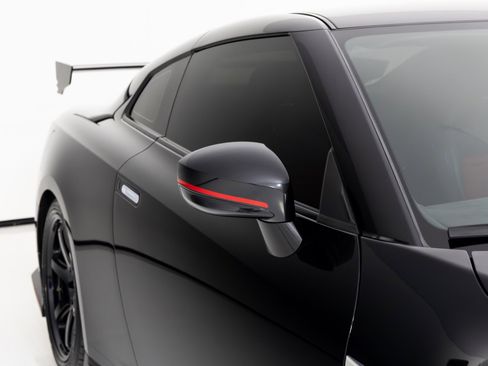 Used 2017 Nissan GT-R NISMO image 45