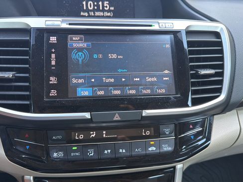 Used 2017 Honda Accord Touring image 17