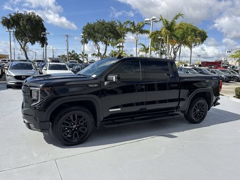 Used 2025 GMC Sierra 1500 Elevation w/ Elevation Premium Package AWD/4WD image 10